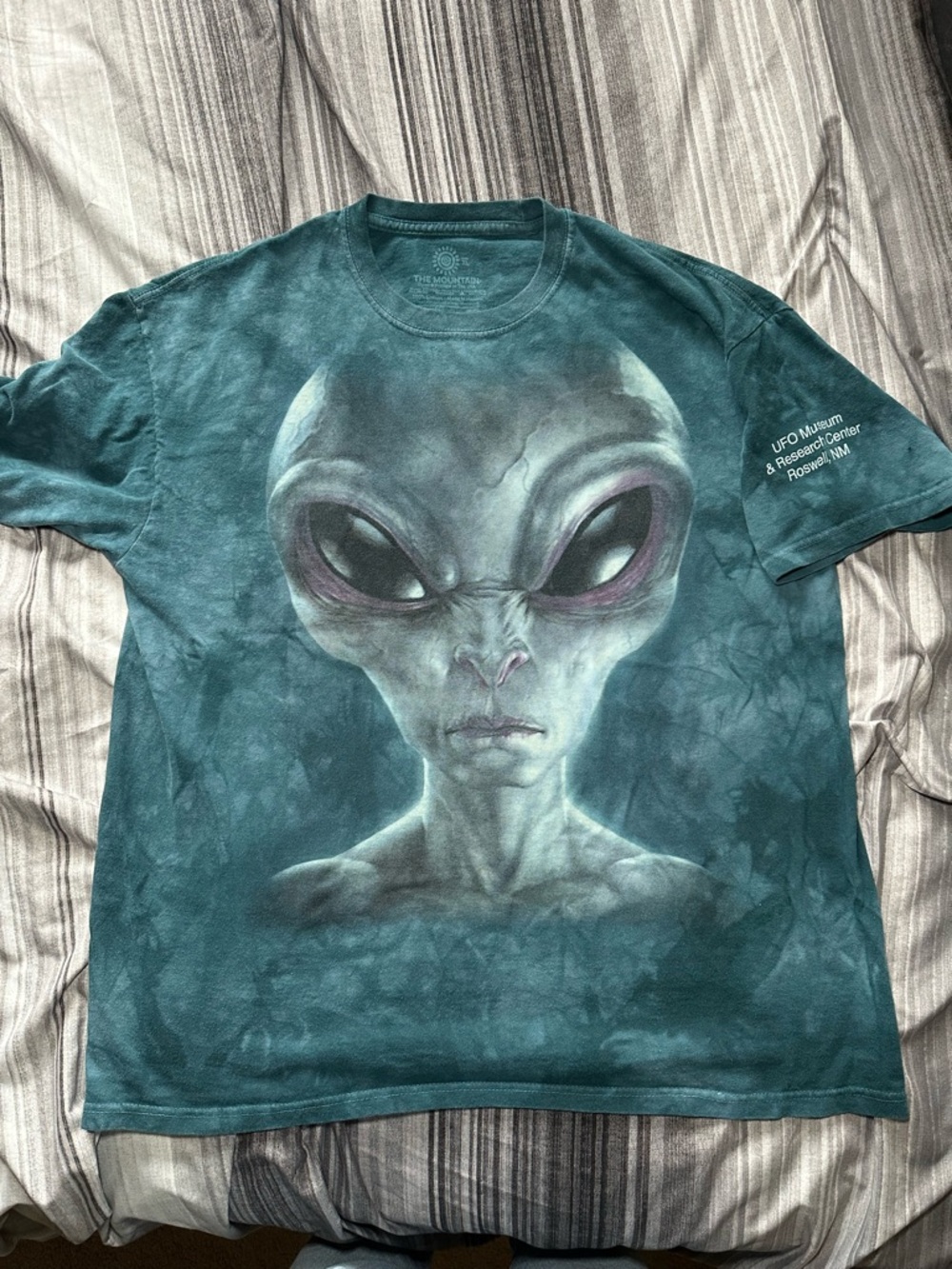 The Mountain Alien UFO Museum T-shirt Men’s size XL